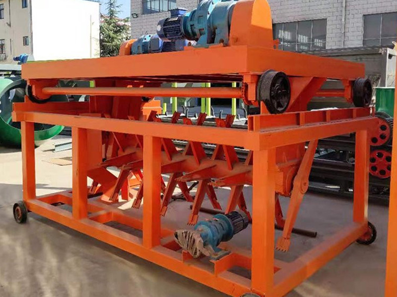 有机肥料翻堆机